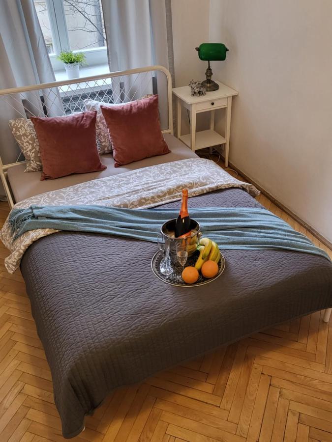 - Mi Old Town świętojańska Warszawa
